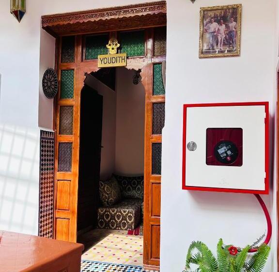 膳宿费 Riaad Hamad