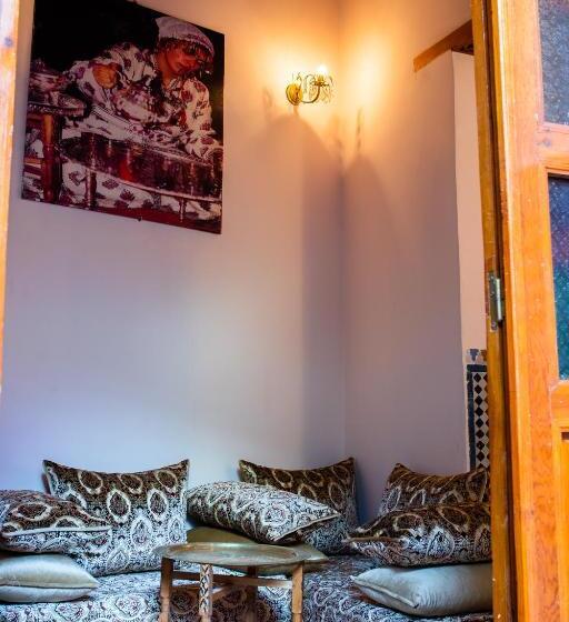 膳宿费 Riaad Hamad