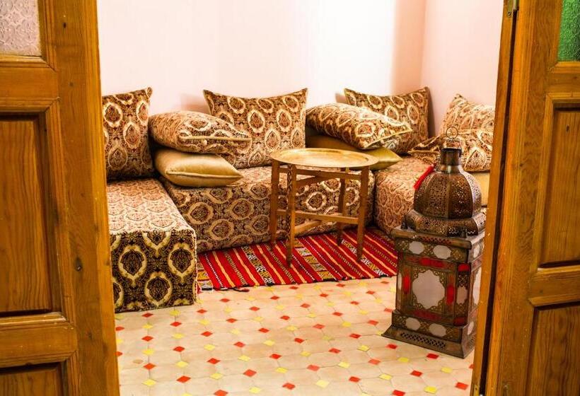 膳宿费 Riaad Hamad