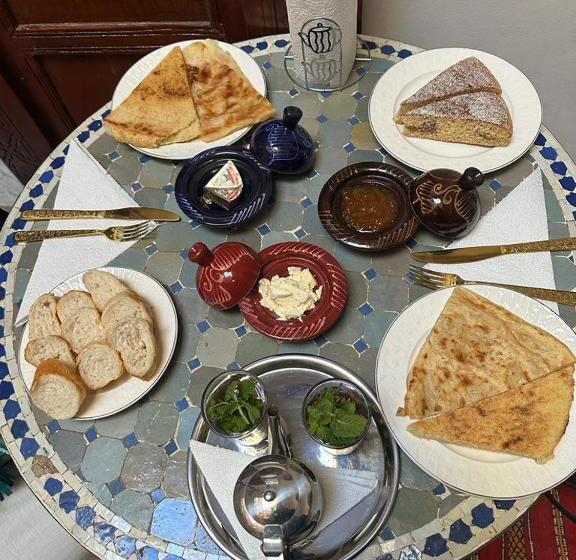 膳宿费 Riaad Hamad