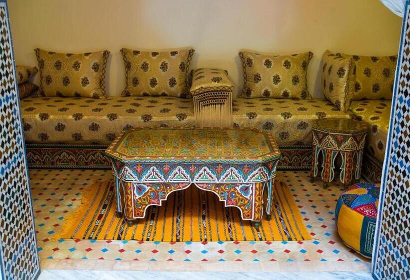 膳宿费 Riaad Hamad