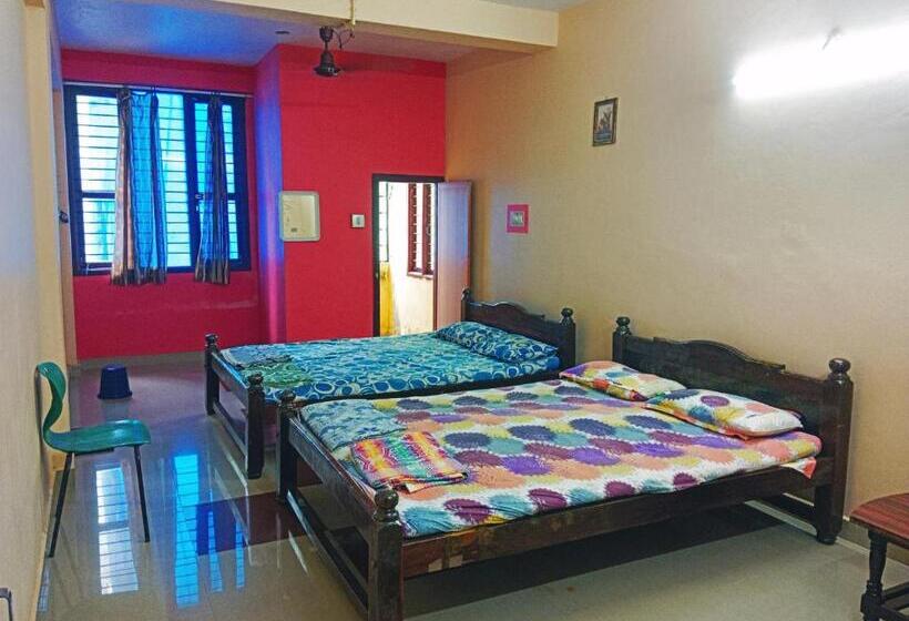 Staymaker Hotel Shri Sai Ram