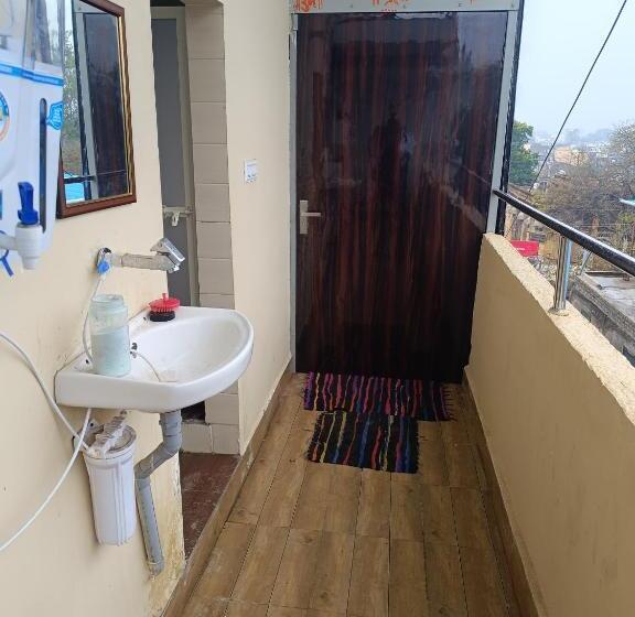 호스텔 Satnam Dorm