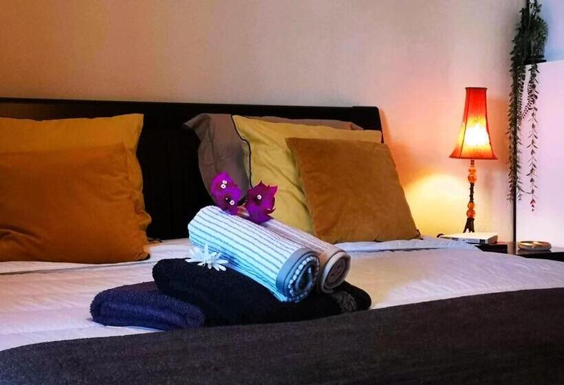 تختخواب و صبحانه Le Panoramique Loft