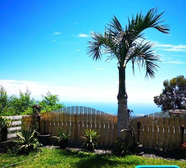 تختخواب و صبحانه Le Panoramique Loft