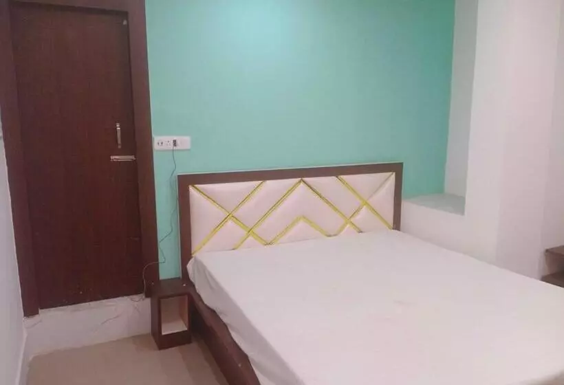 Collection O Hotel Suprassana