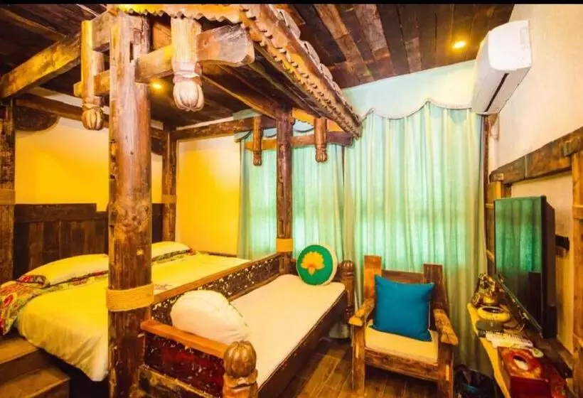 هتل Butterfly Flowers Inn  One Way Free Pick Up From Airport Over 2 Nights