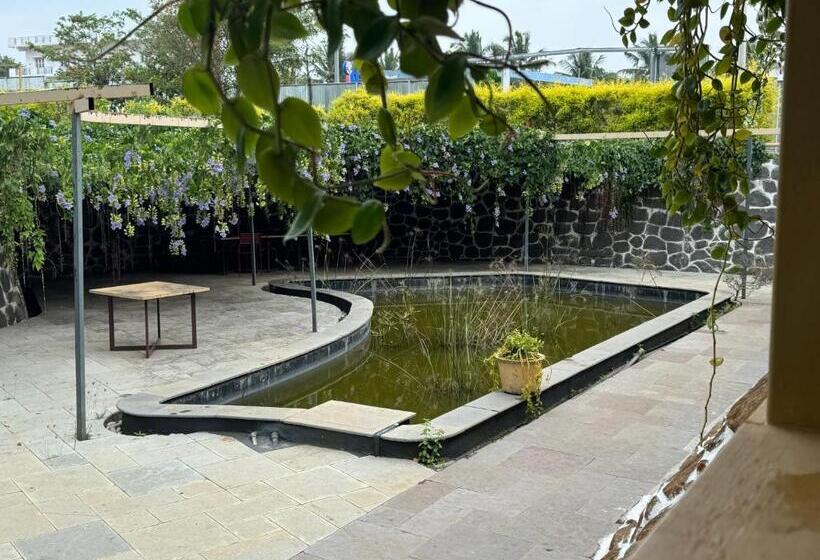 호텔 Chikoo Farm Inn