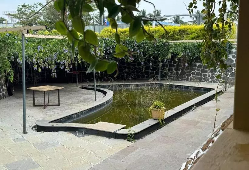 Hotelli Chikoo Farm Inn