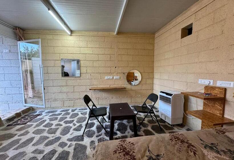 호텔 Chikoo Farm Inn