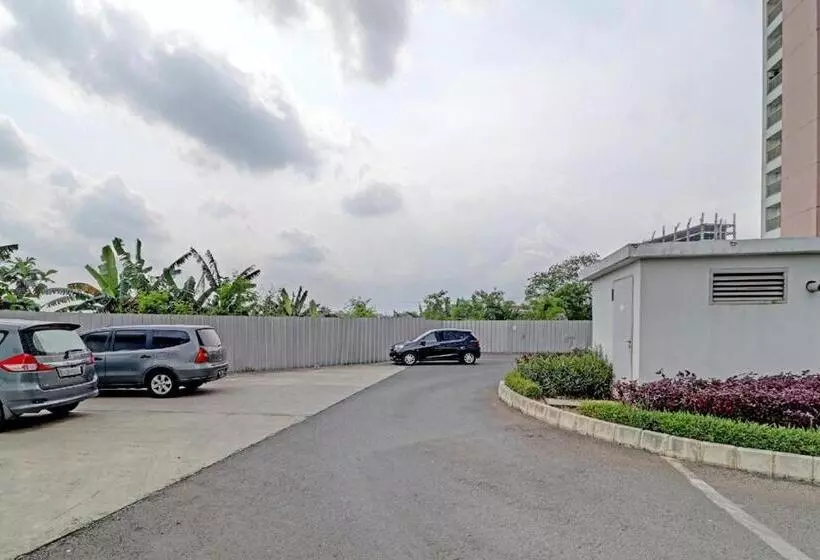 Hotelli Collection O 93386 Apartemen Grand Sentraland By Mira