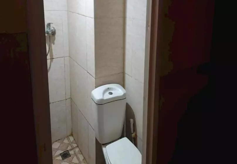 Hotelli Collection O 93386 Apartemen Grand Sentraland By Mira