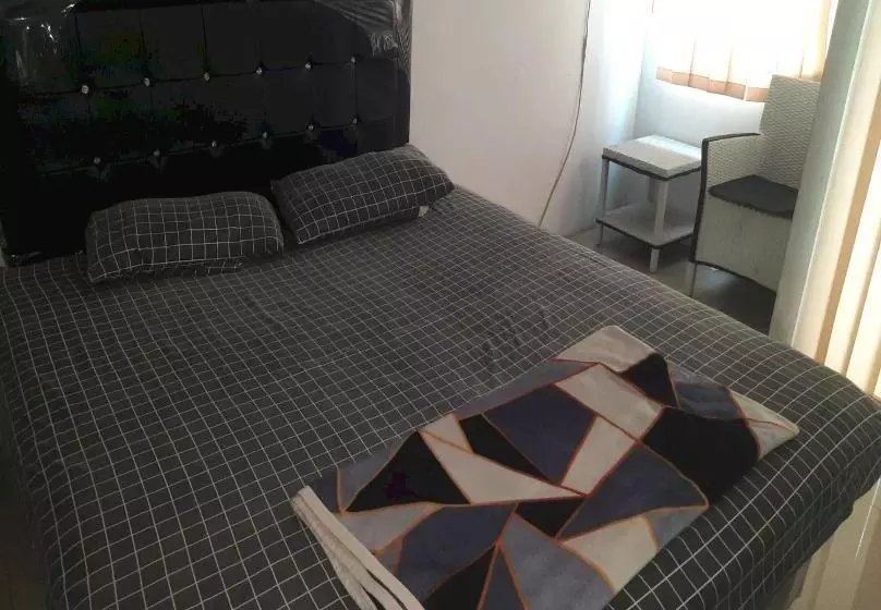 Hotelli Collection O 93386 Apartemen Grand Sentraland By Mira