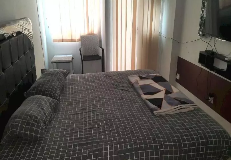 Hotelli Collection O 93386 Apartemen Grand Sentraland By Mira