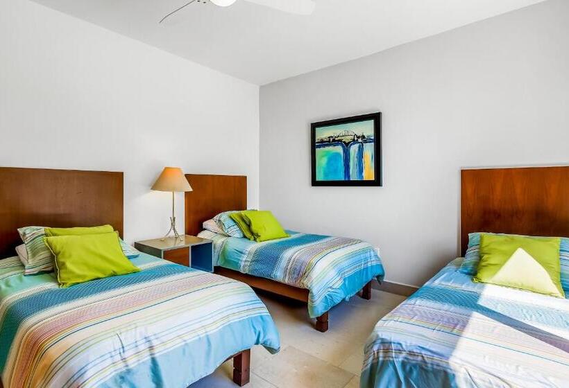 فندق Flamingos Beach 401