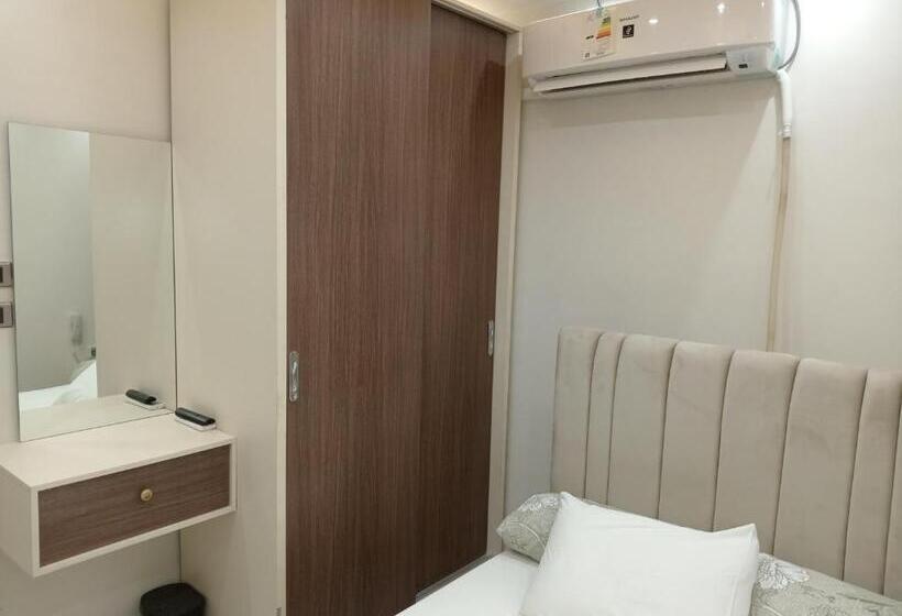 هتل Grand Pyramids View Inn