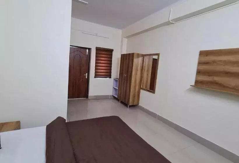 Hotelli Hashtag Cafe And Stays