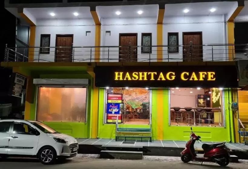 Hotelli Hashtag Cafe And Stays