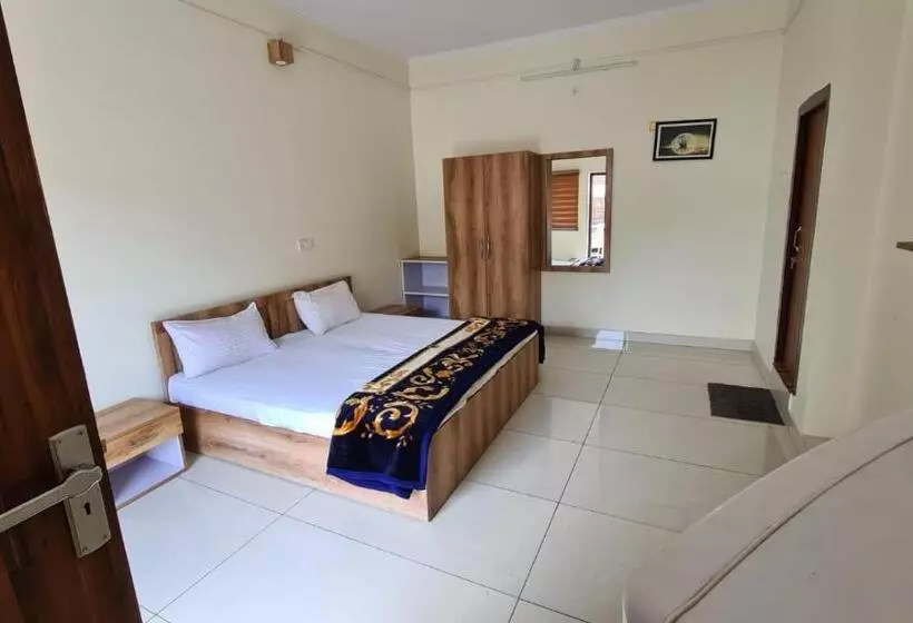 Hotelli Hashtag Cafe And Stays