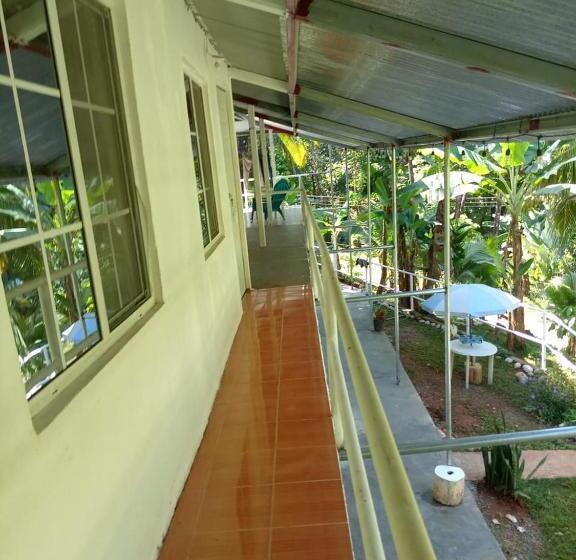 فندق Hostal Ebenezer