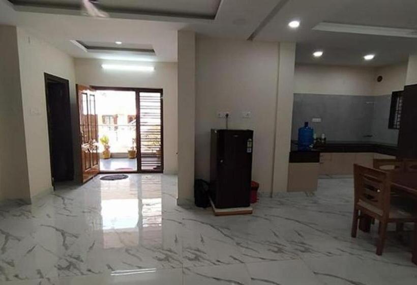 Hotelli Fabexpress 7 Hills Home Stay