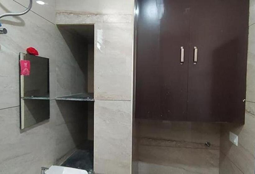 Hotelli Fabexpress 7 Hills Home Stay