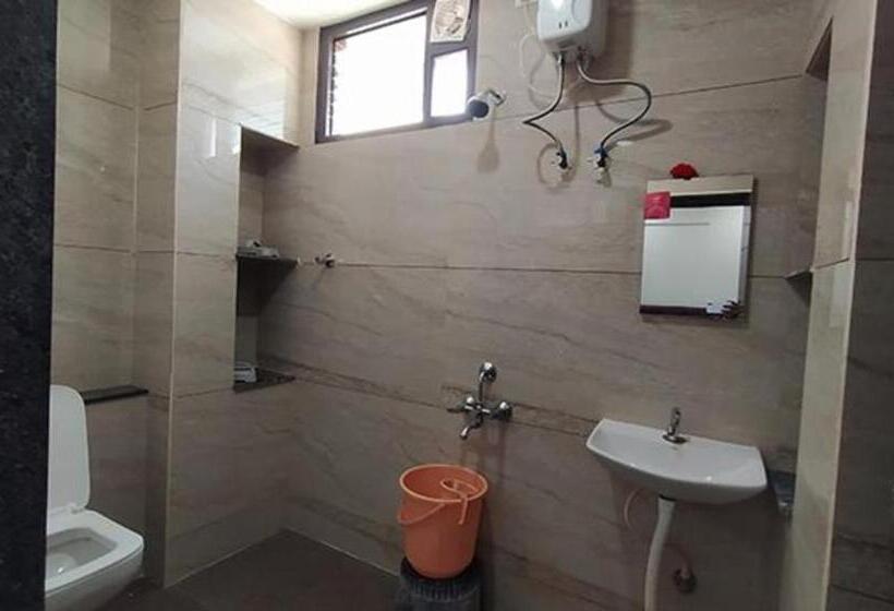 Hotelli Fabexpress 7 Hills Home Stay