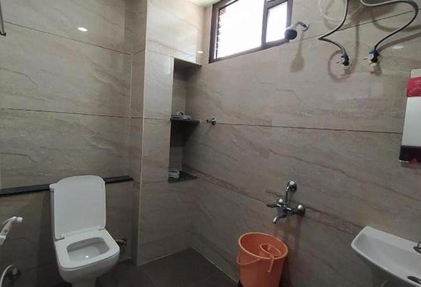 Hotelli Fabexpress 7 Hills Home Stay