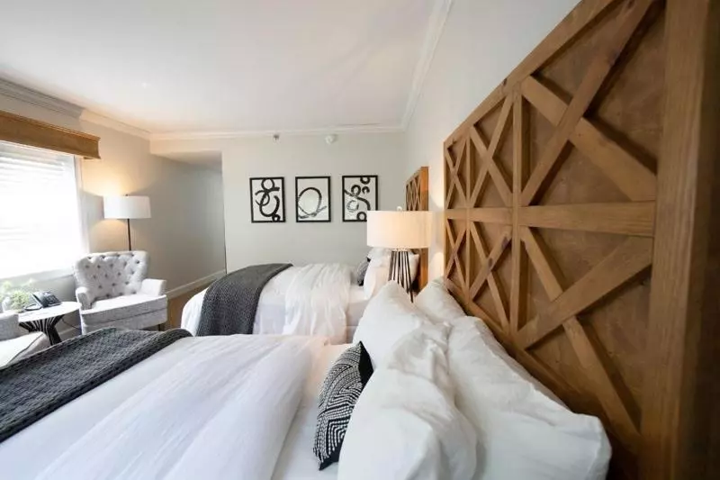 ホテル Saxon Inn