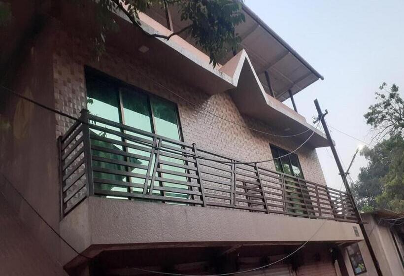 호텔 The Hilltop Residency, Matheran