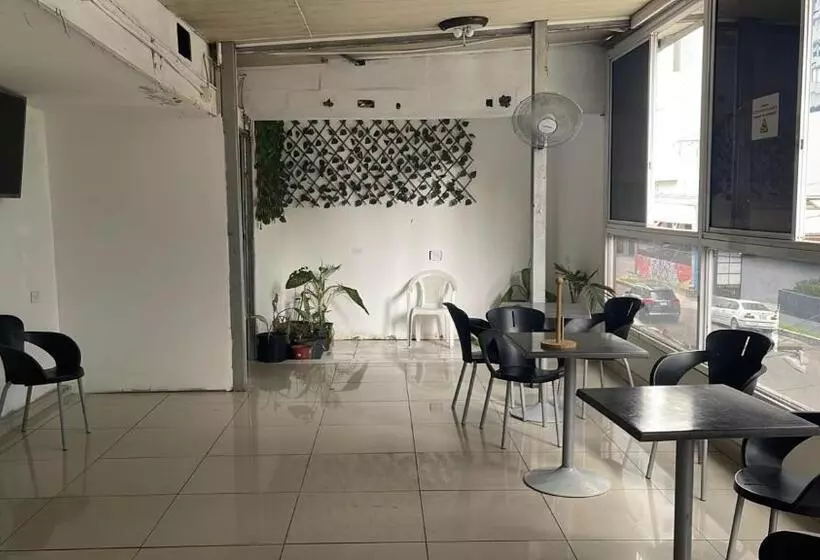 پانسیون Hostal Georgina