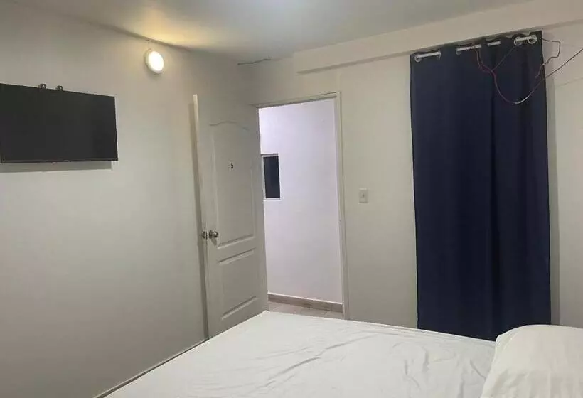 پانسیون Hostal Georgina
