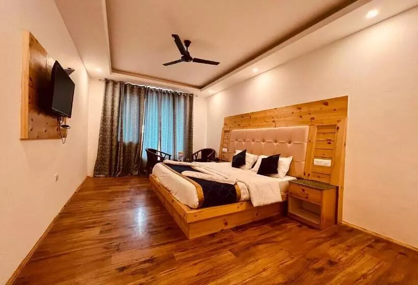 ペンション The Manali Castle   Majestic Mountain Retreat