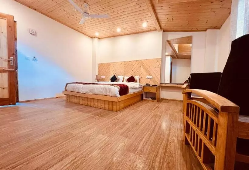 ペンション The Manali Castle   Majestic Mountain Retreat