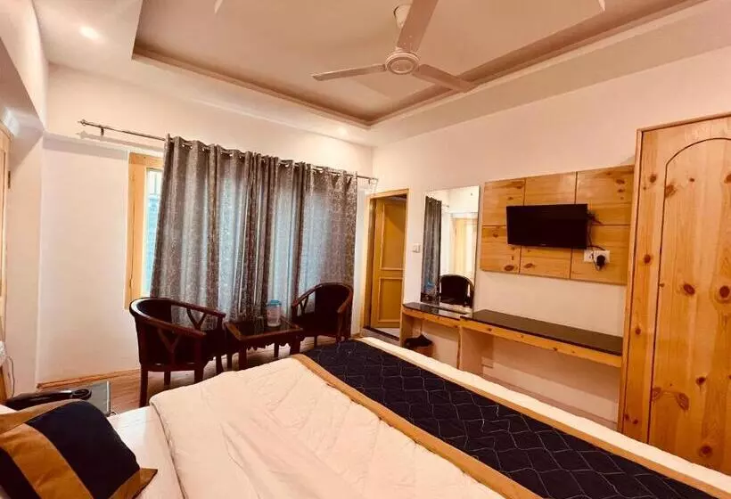 ペンション The Manali Castle   Majestic Mountain Retreat
