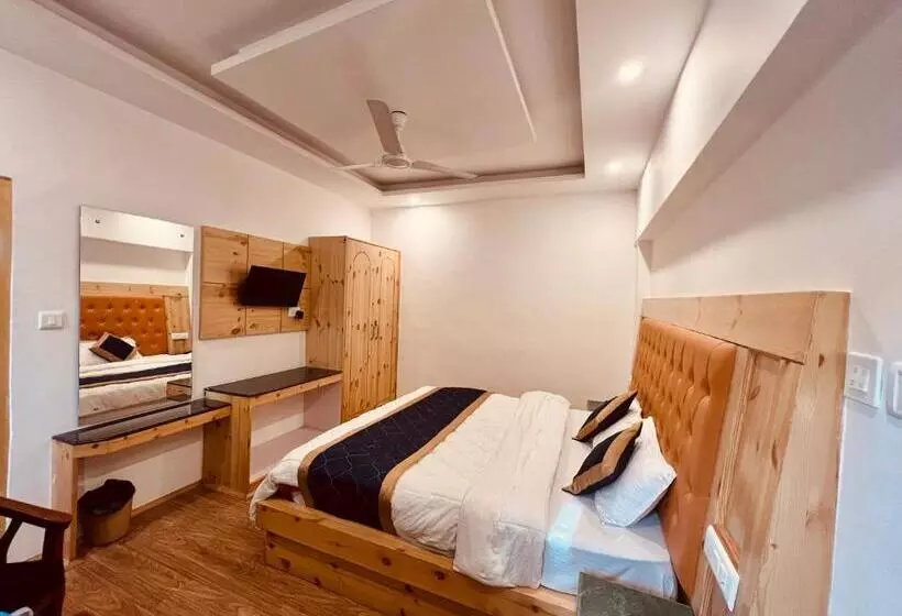 ペンション The Manali Castle   Majestic Mountain Retreat