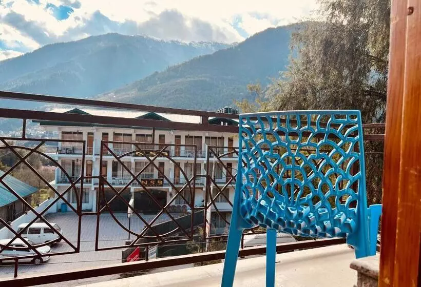 ペンション The Manali Castle   Majestic Mountain Retreat
