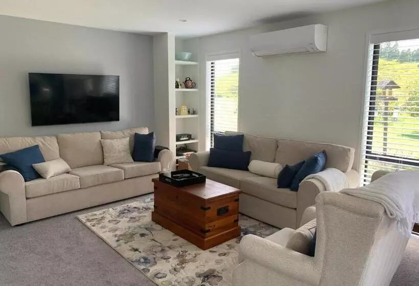 پانسیون The Gate House