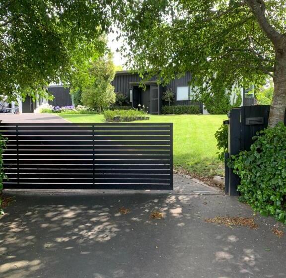 膳宿费 The Gate House