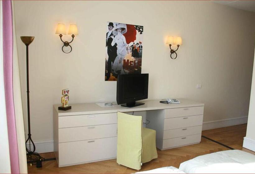 Residence Gli Angioini Srl