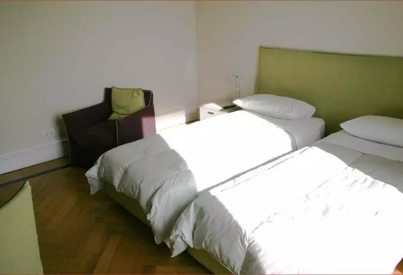 Residence Gli Angioini Srl