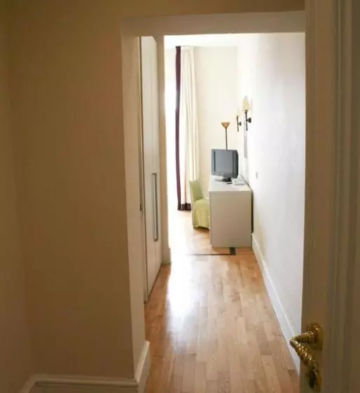 Residence Gli Angioini Srl