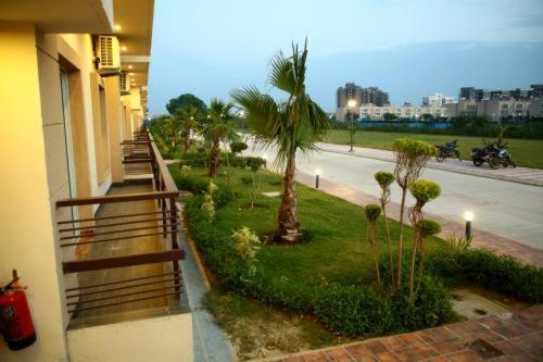 Vrindavan Serenity Hotel & Suites