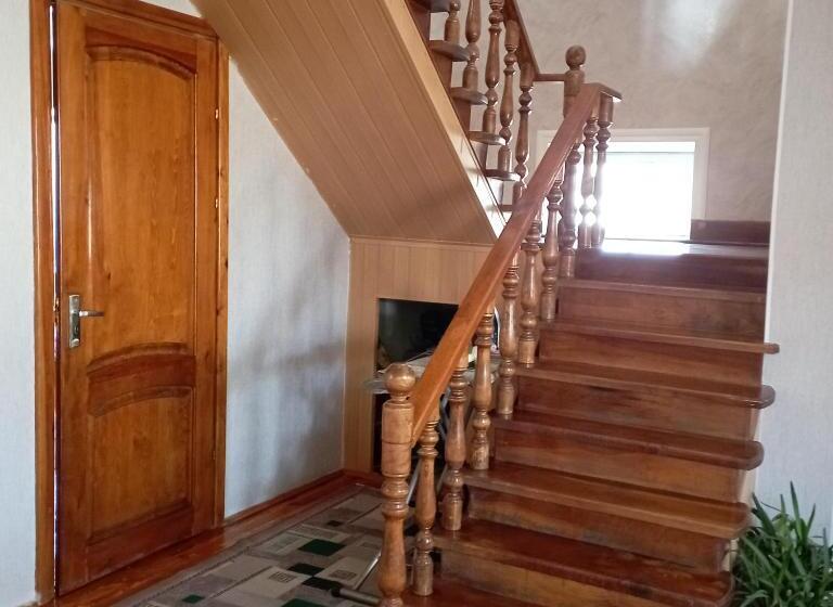 تختخواب و صبحانه канышай