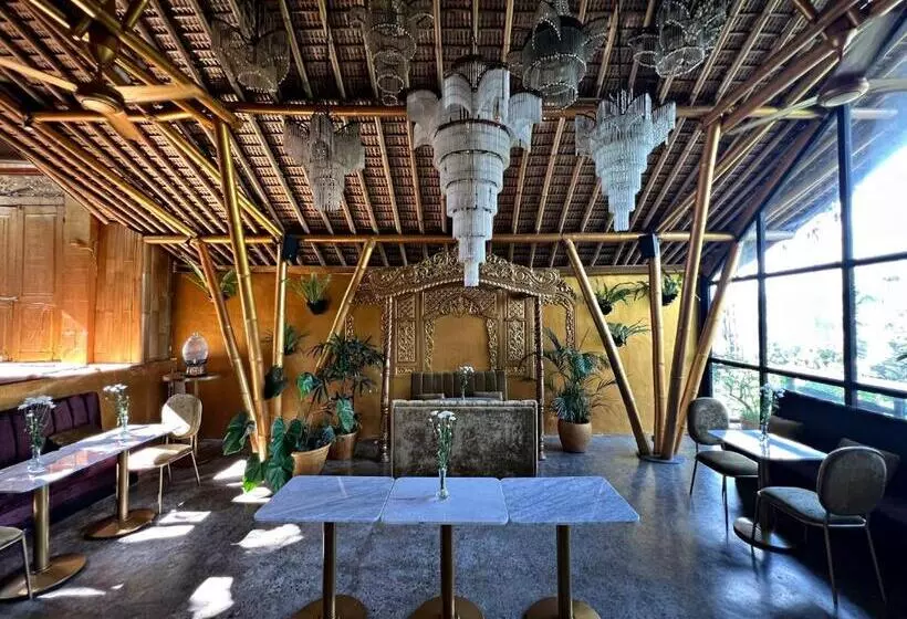 Aamiaismajoitus (B&B) Joyously Raw Villas