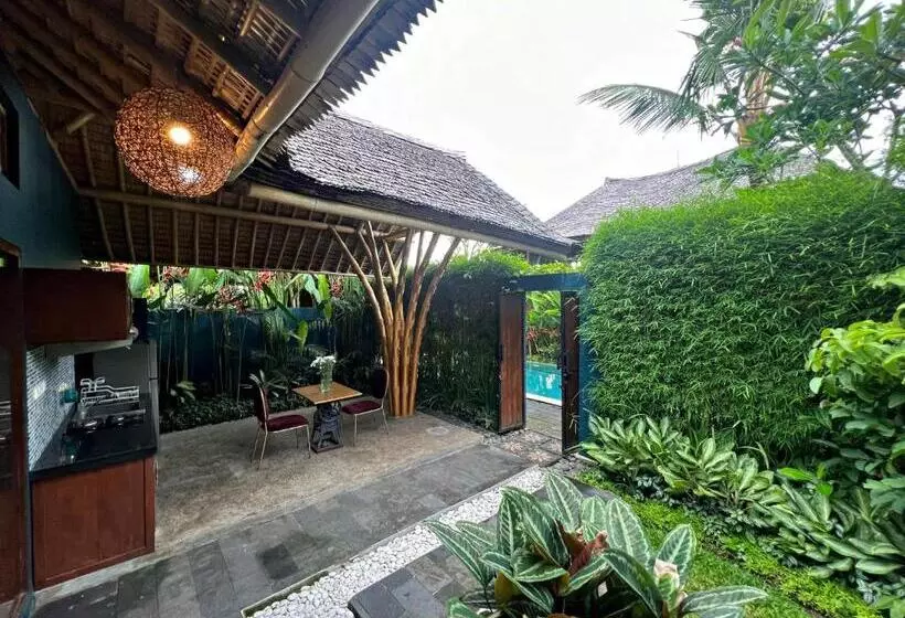 Aamiaismajoitus (B&B) Joyously Raw Villas