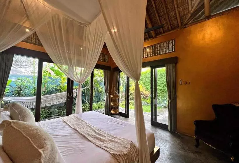 Aamiaismajoitus (B&B) Joyously Raw Villas