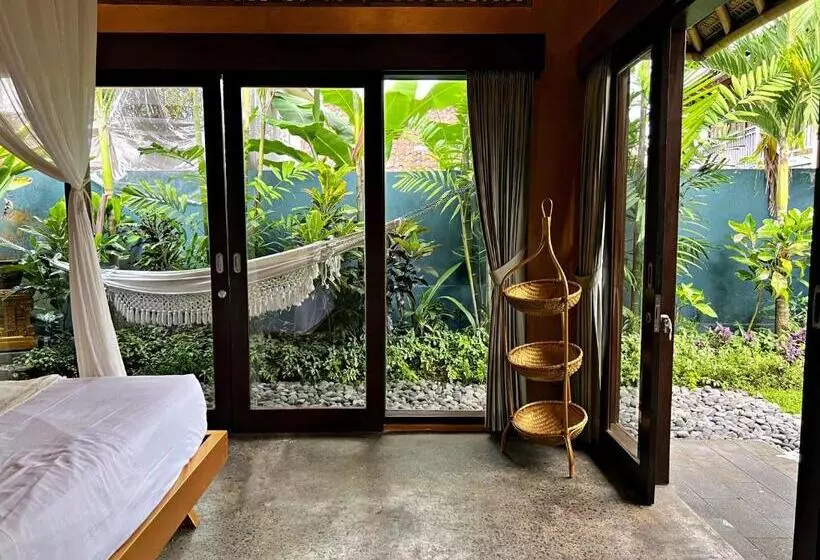 Aamiaismajoitus (B&B) Joyously Raw Villas