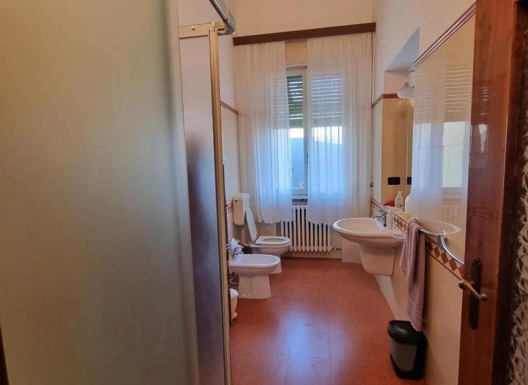 تختخواب و صبحانه Viaemilia