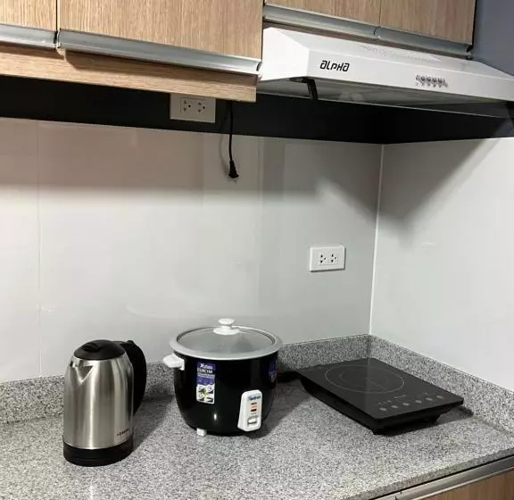 1 Bed 1 Bath Near Airport